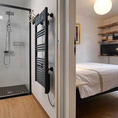 Jolie Maison Recente Avec Jardin Et Piscine - 8 Personnes *